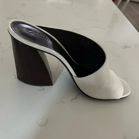 Mercedes Castillo white grained calf sandals - Picture 5 of 6